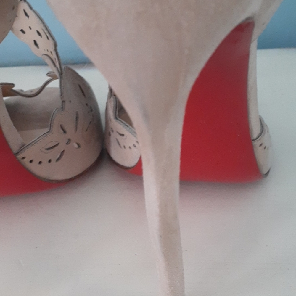 # Christian Louboutin Decoupadiva nude suede Stilettos - Picture 11 of 16